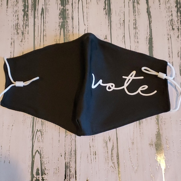 Nwot Face Mask - Picture 4 of 7